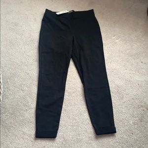 NWT. HUE leggings. Black &  size large